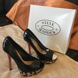 Steve Madden Black Patent Leather Stilletos